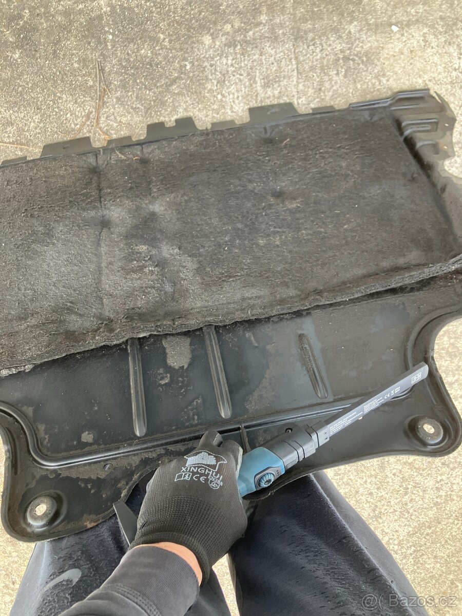 Kryt motoru skoda 3q0 - 4