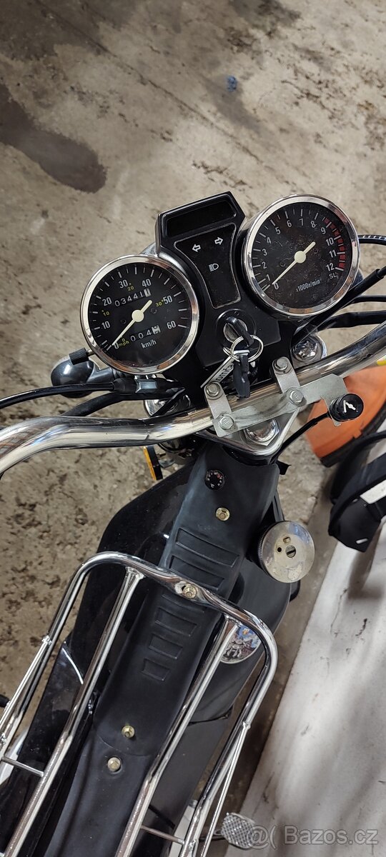 Kentoya moped - 4