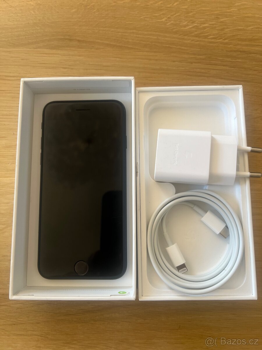 Apple iPhone SE 2022 - 4