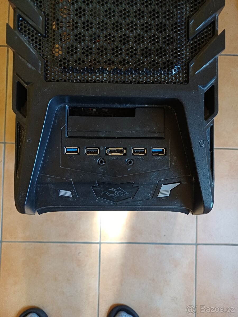 Prodám starší herní PC bednu Thermaltake - 4