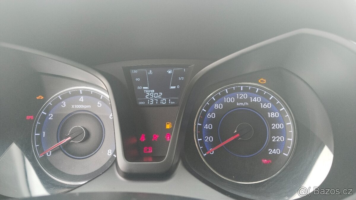 hyundai ix20 1,4 16V - 4