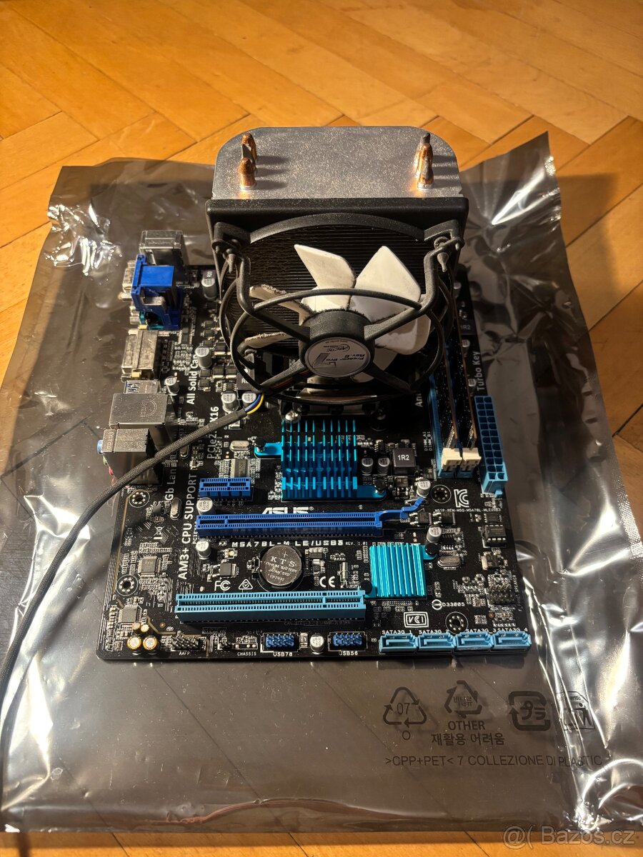 Základní deska, procesor, paměti RAM - 4