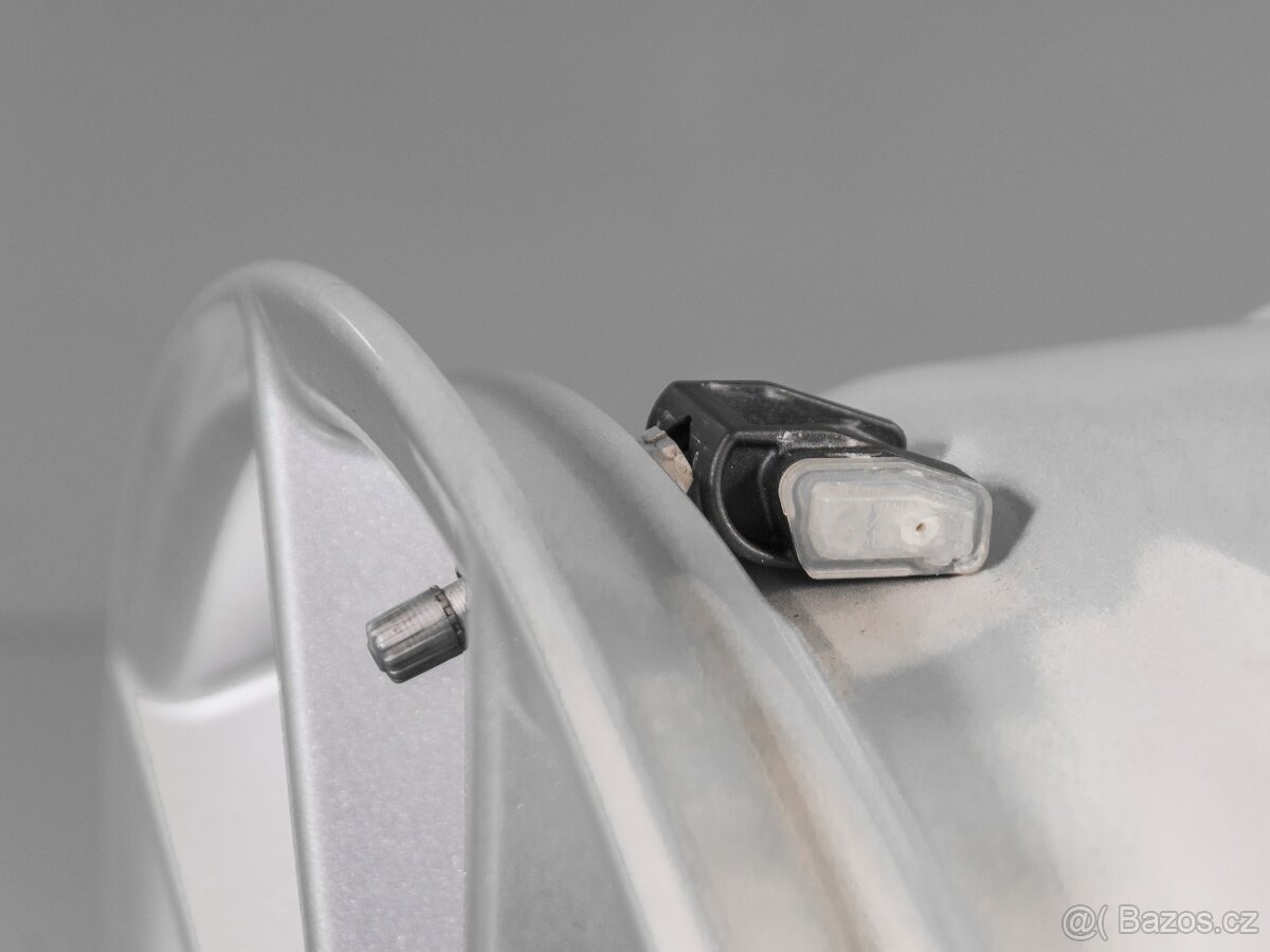 BMW 5er G30, G31 ORIG. ALU KOLA R17, ET 27, SENZORY (1169T) - 4