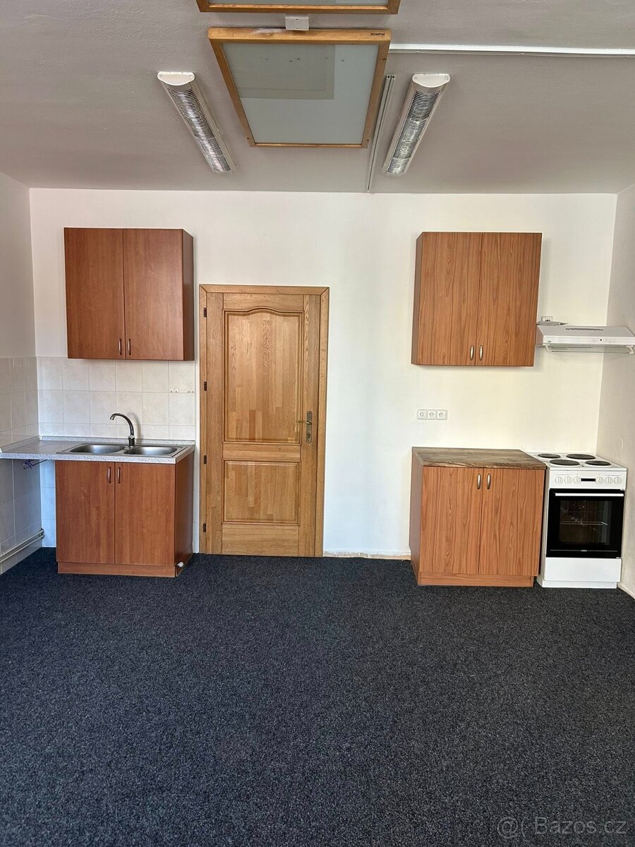 Nabízíme k pronájmu dva byty 2kk v Jemnici. - 4