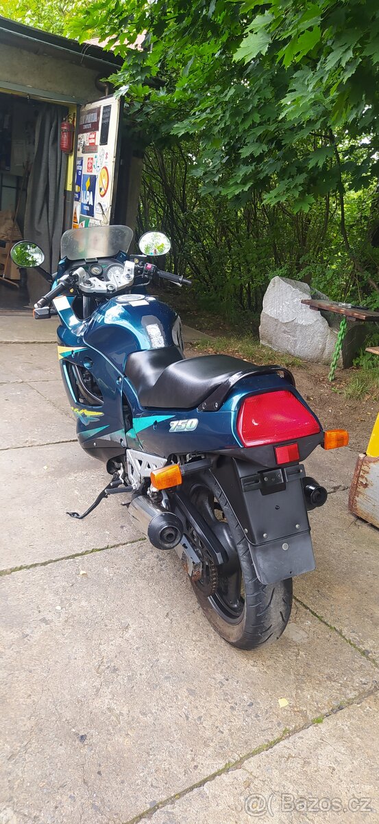 Suzuki gsx750 f - 4