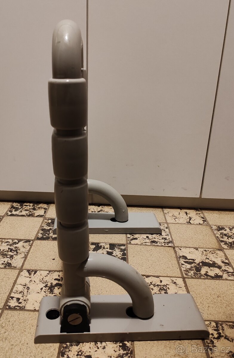 Nástěnná sklápěcí sedačka - 4