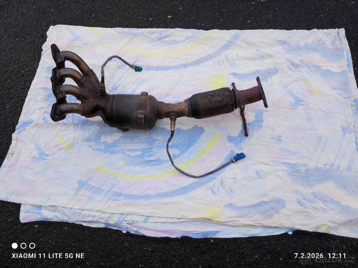 katalyzátor s výfukovým potrubím a vlnovec - 4