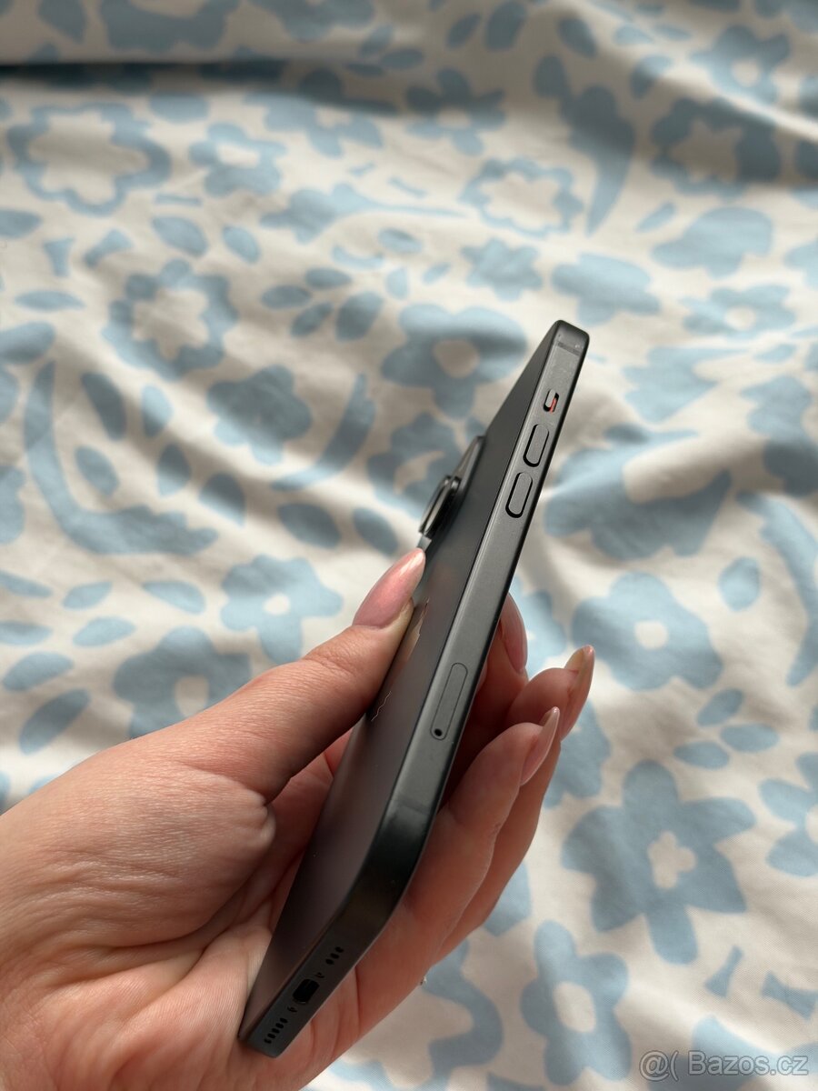 iPhone 15 256 GB - 4