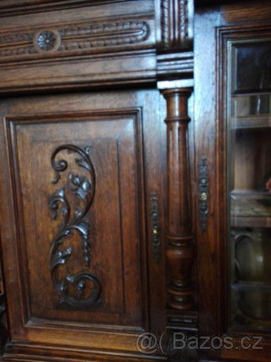 Starožitný příborník. - 4