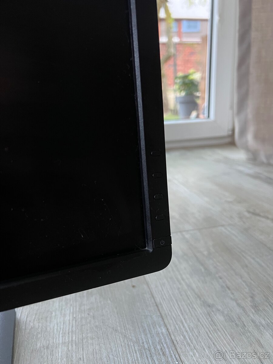 DELL monitor - 4