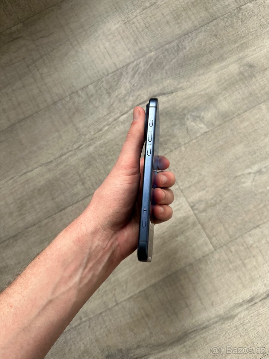 iPhone 17 Pro Max 256GB - temně modrá - 4