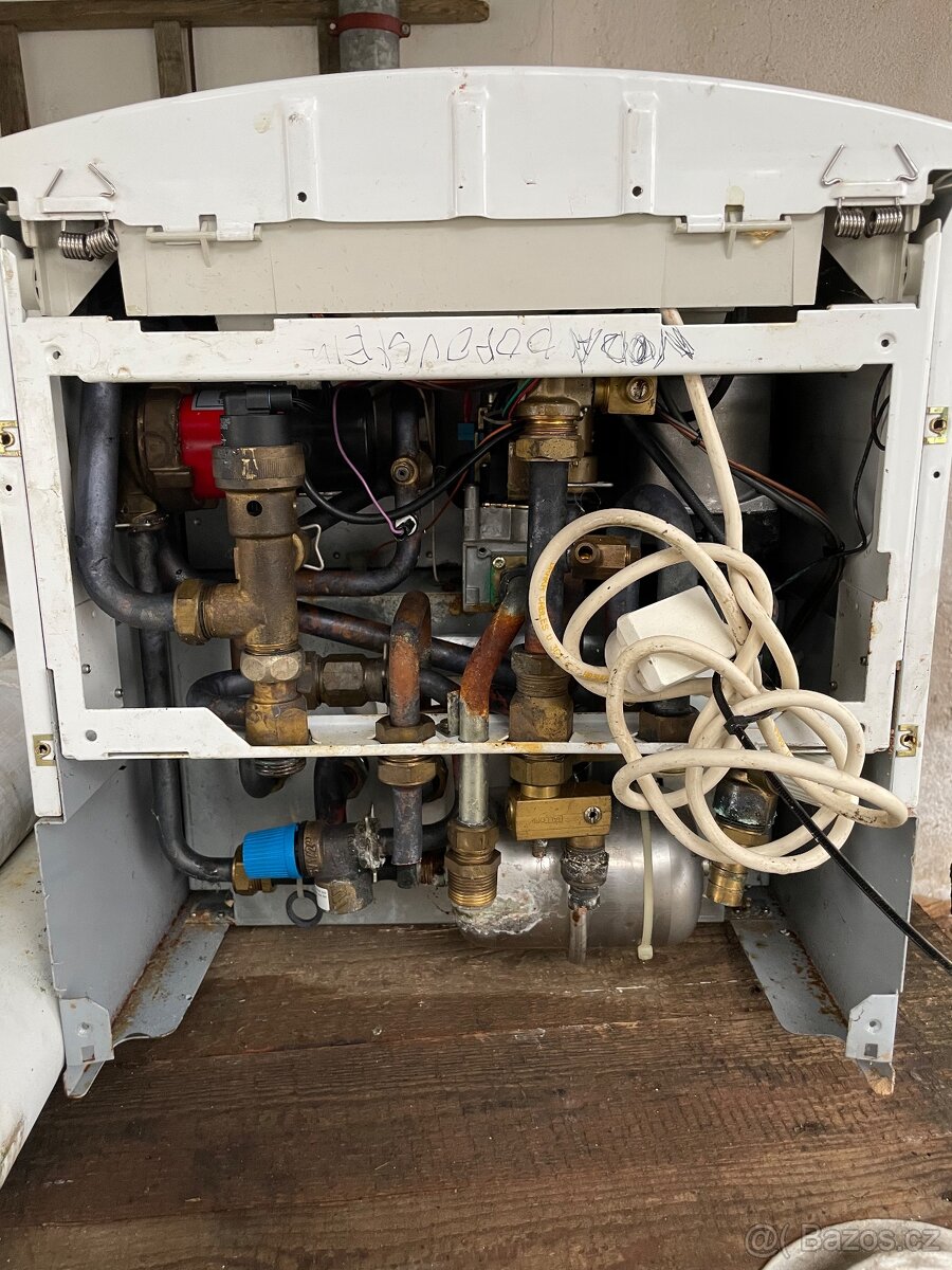 Prodám plynový turbo kotel Vaillant - 4