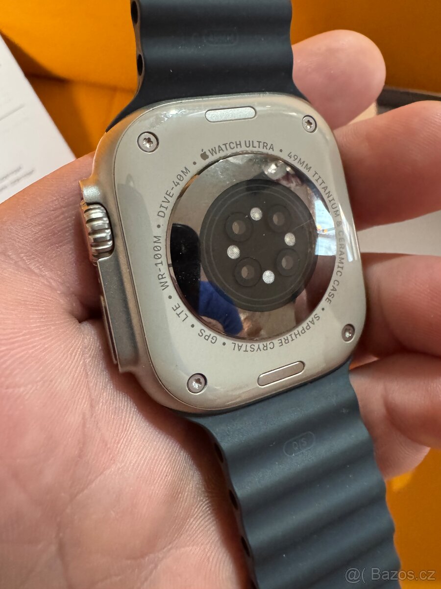Prodám Apple Watch Ultra (49mm) - 4