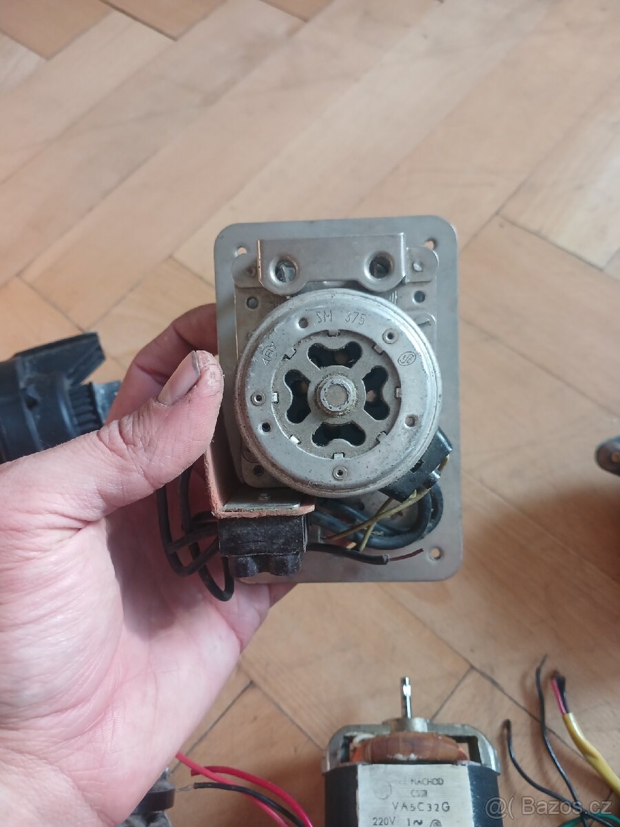 Motory, motůrky Tesla, Mez - 4