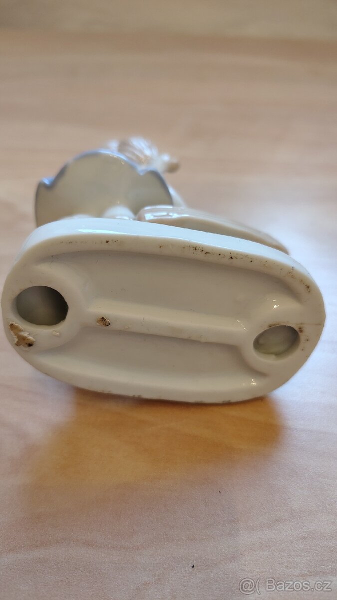 Keramická soška dívka se psem - 4