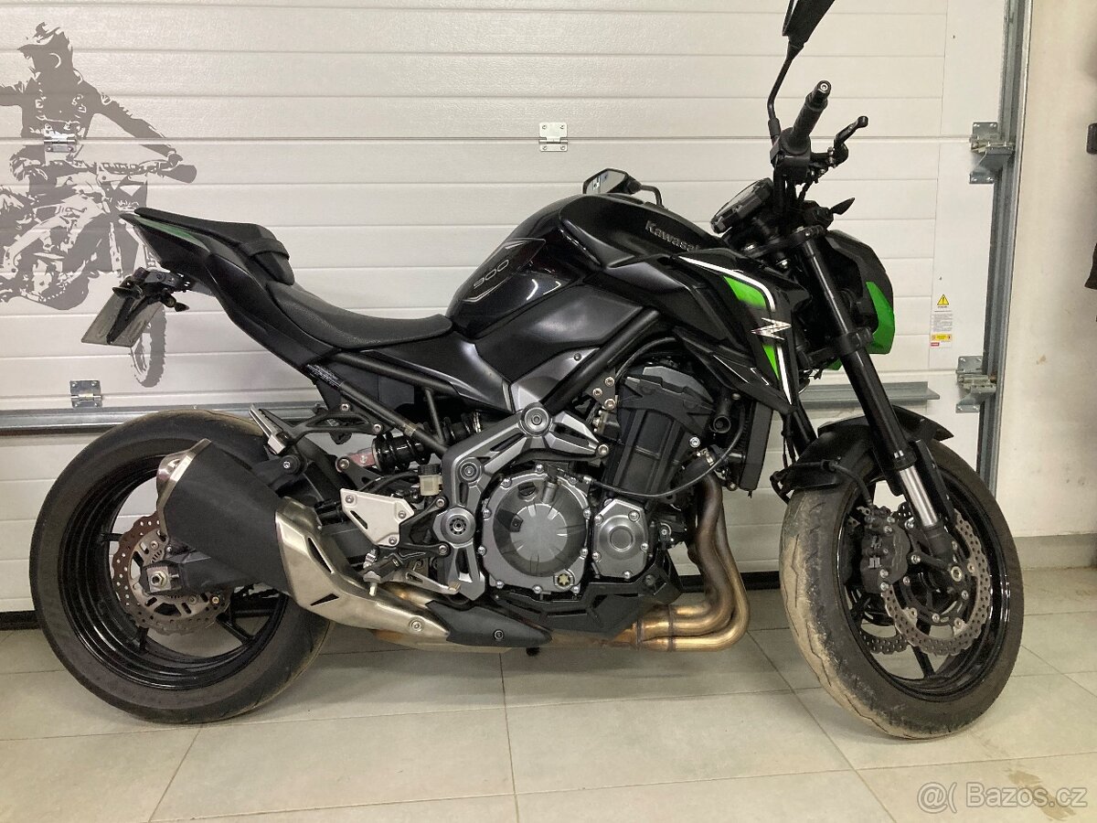 Kawasaki Z900 - 4