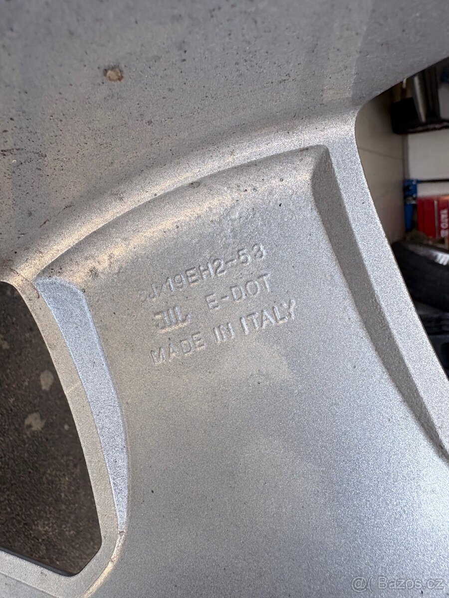 Land Rover nepoužitá rezerva R19 - 4