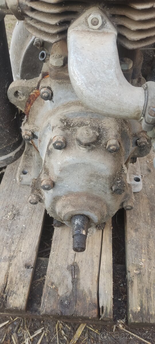 2x stabilní motor PF 62 - 4