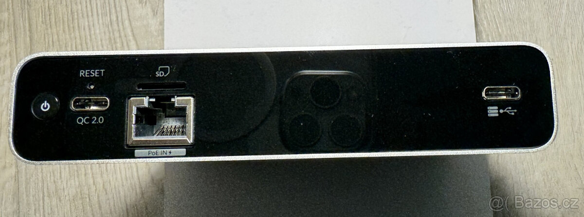 Ubiquiti UniFi Cloud Key Gen2 Plus + Rack Mount Kit - 4