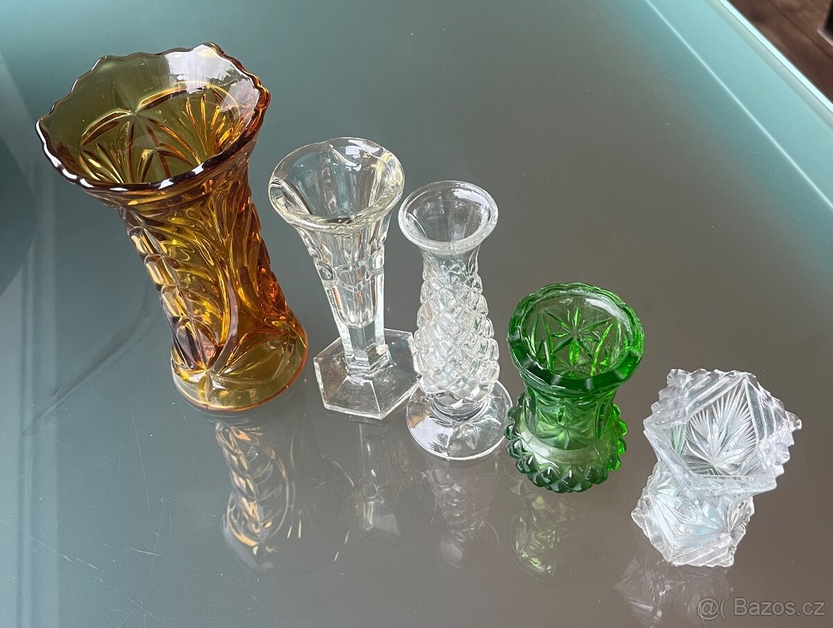 Staré skleněné vázičky z chalupy – sada 5 ks - 4