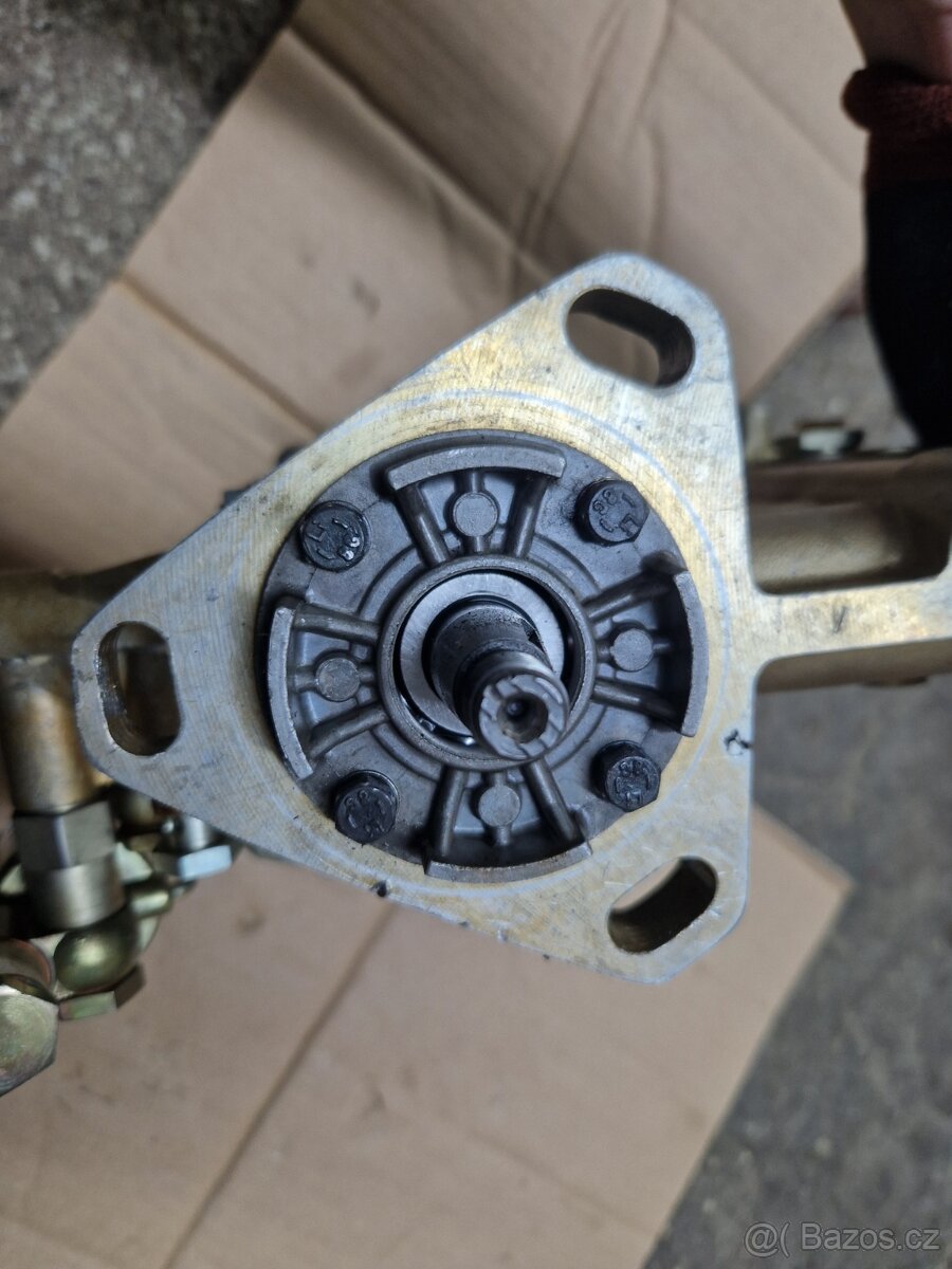 Vstřikovaci čerpadlo zetor 7245 - 4