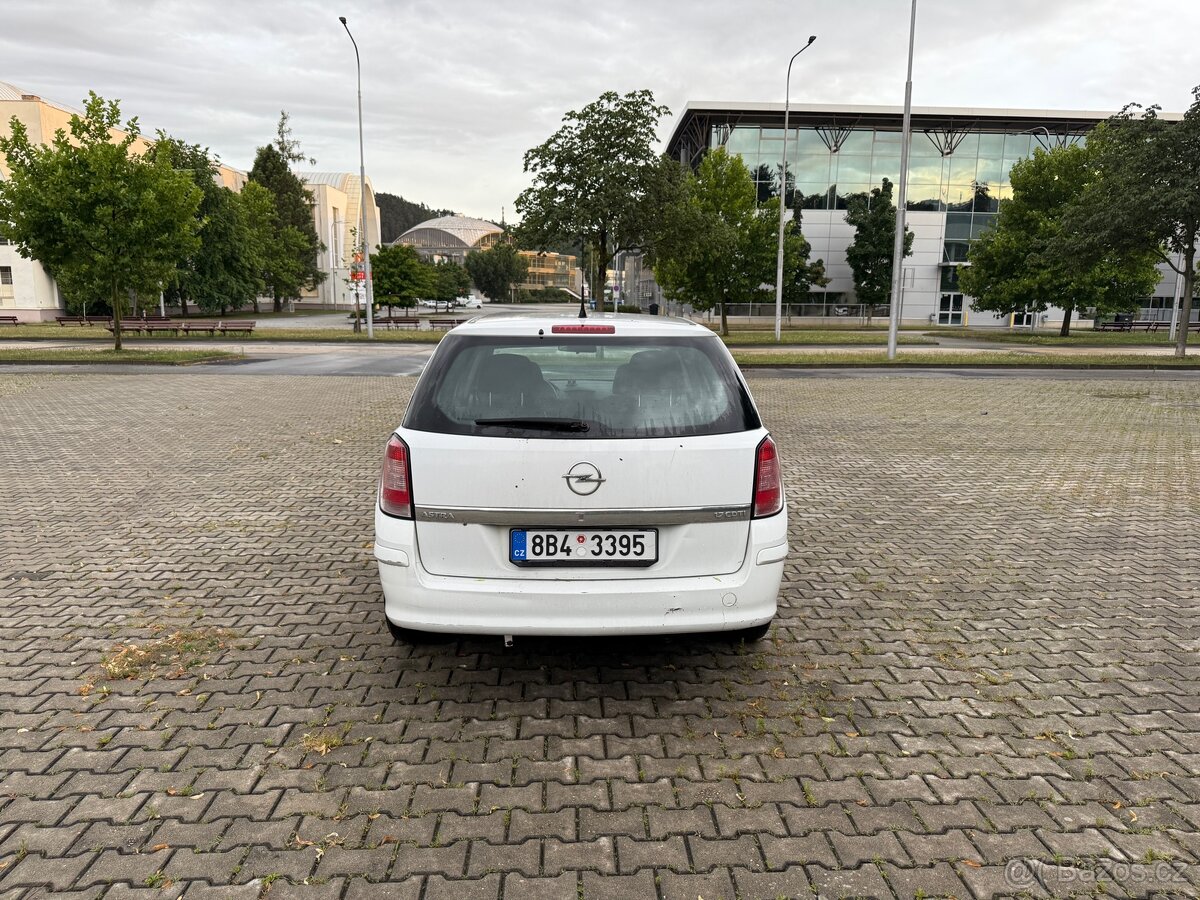 Opel Astra Combi 1.7CDTI 1.MAJITEL ČR DPH - 4