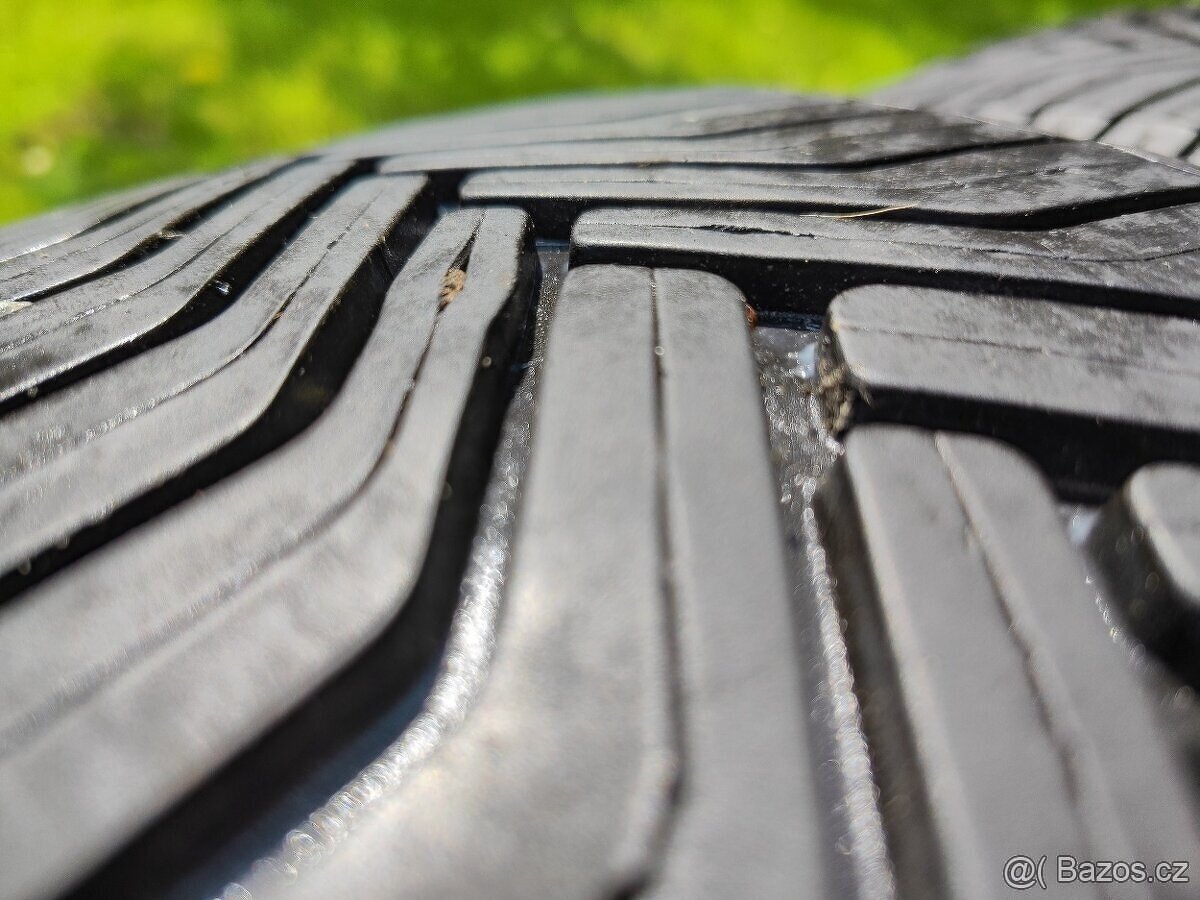 2 celoroční pneumatiky Michelin 235/55/19 - 4