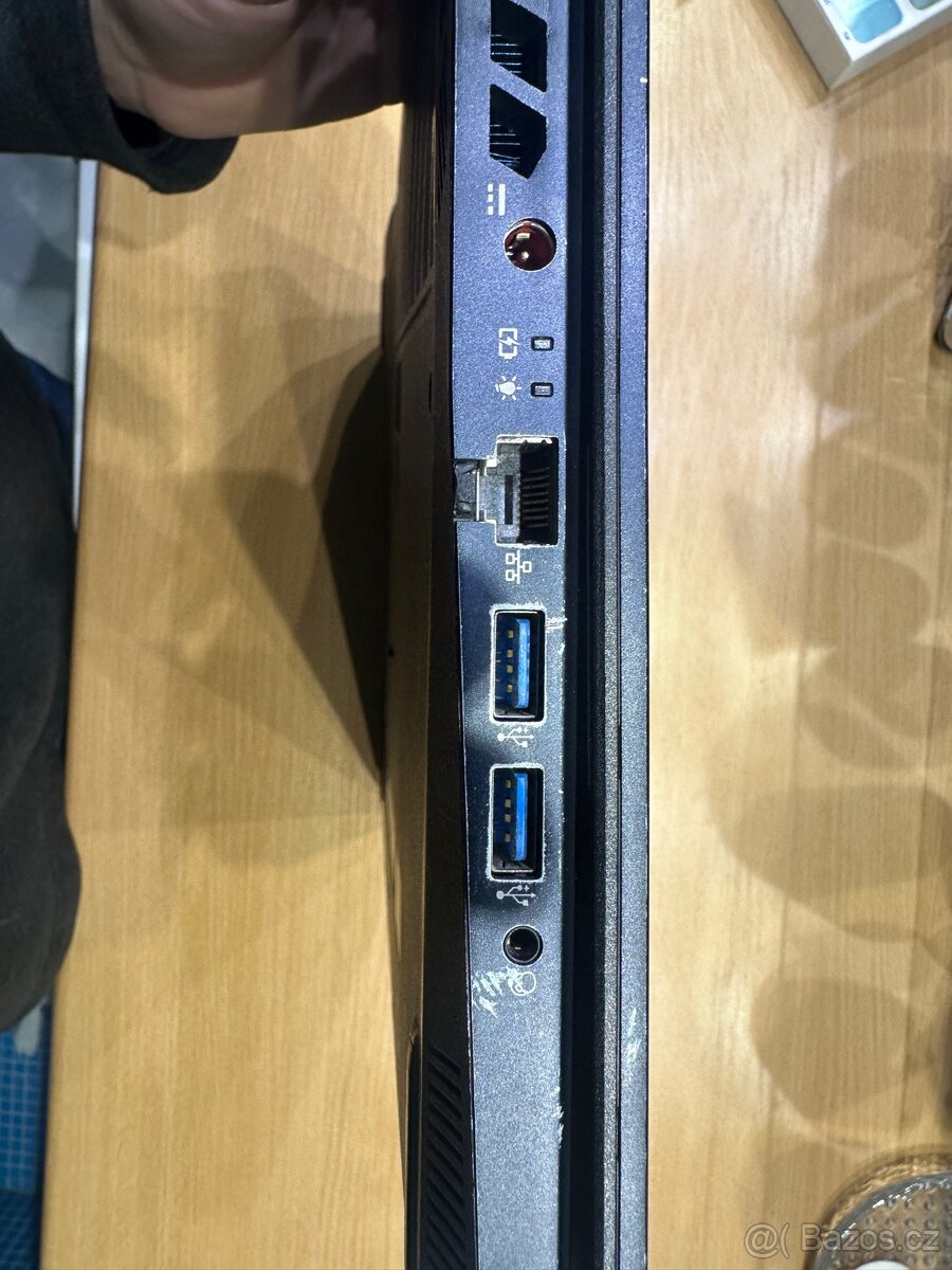 Acer Predator Helios 300 – i7 – NA OPRAVU / NA DÍLY - 4