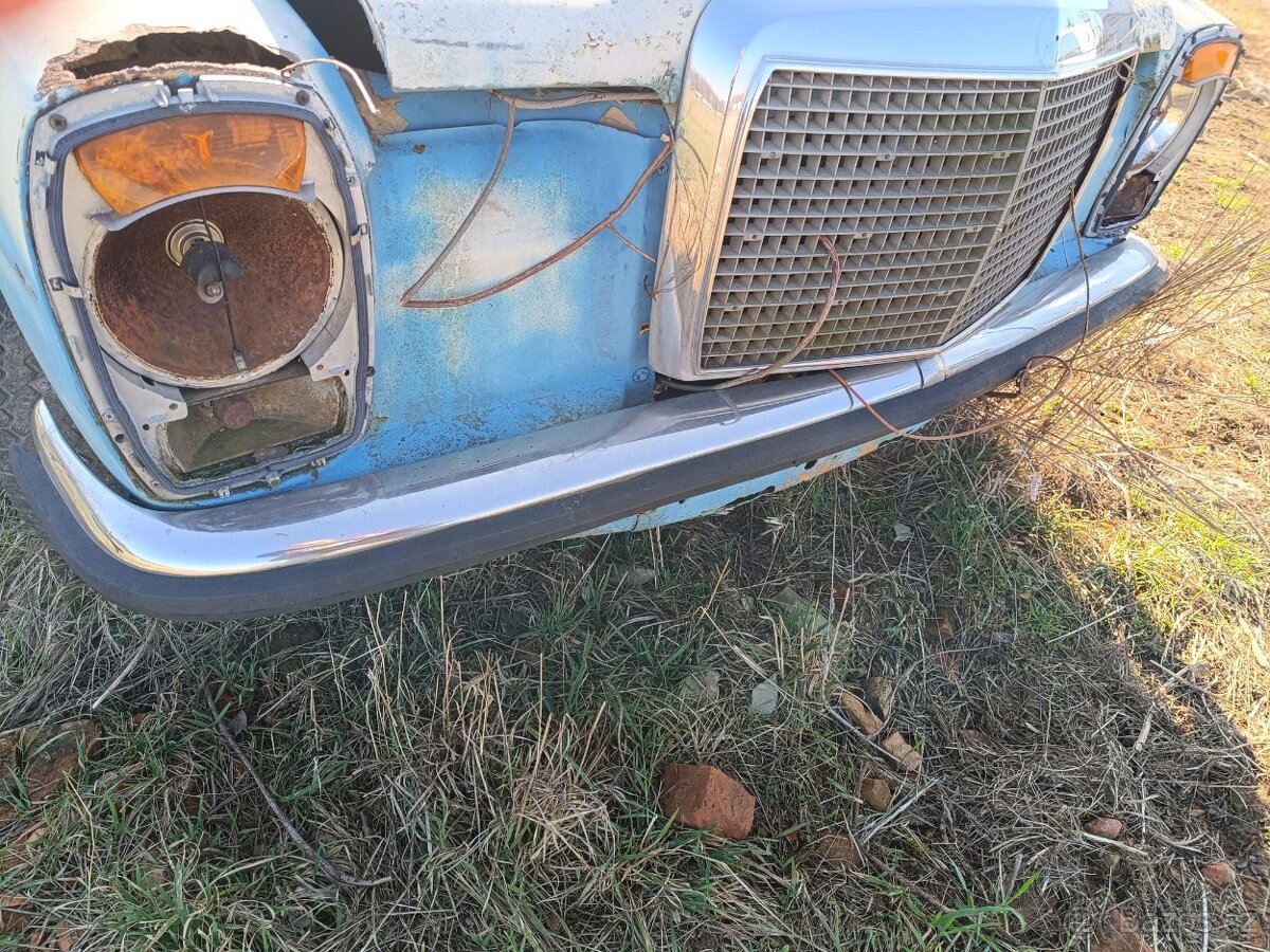 Mercedes-Benz 115 - 4