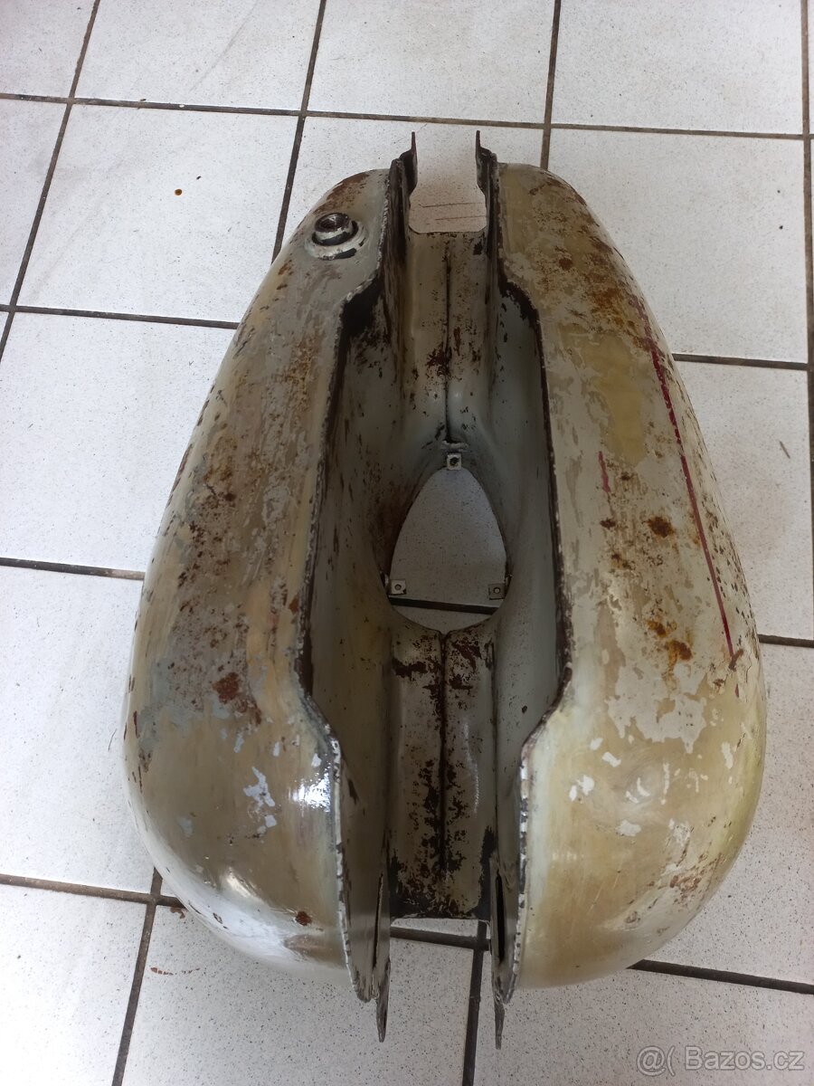 Nádrž Jawa,ČZ - 4