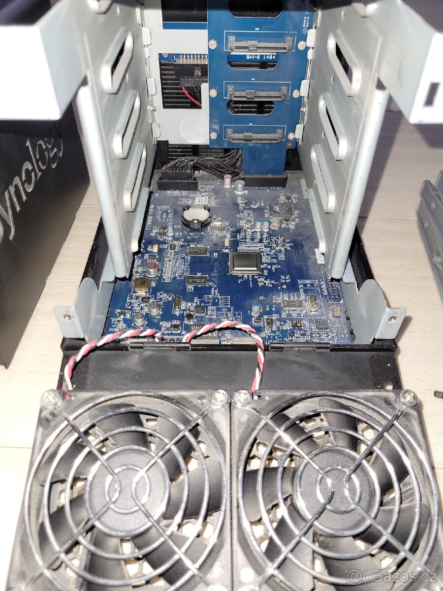 NAS Synology DS414j bez HDD - 4