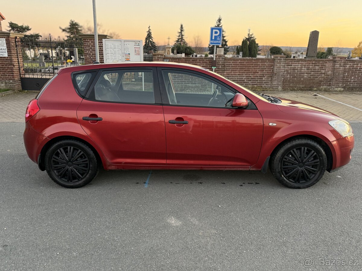 Kia Ceed 1.6i 92kw +PůvodČR+NAJETO 277TKM+ - 4