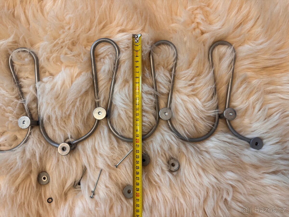 Kovový věšák 2 ks - 4