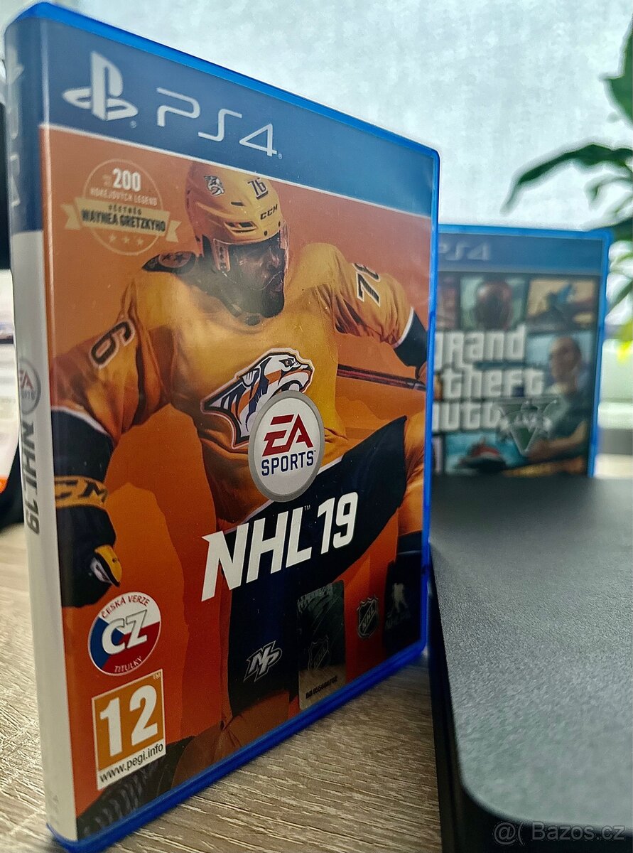 PlayStation 4 slim - 4