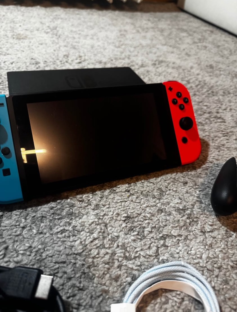 Nintendo Switch - 4