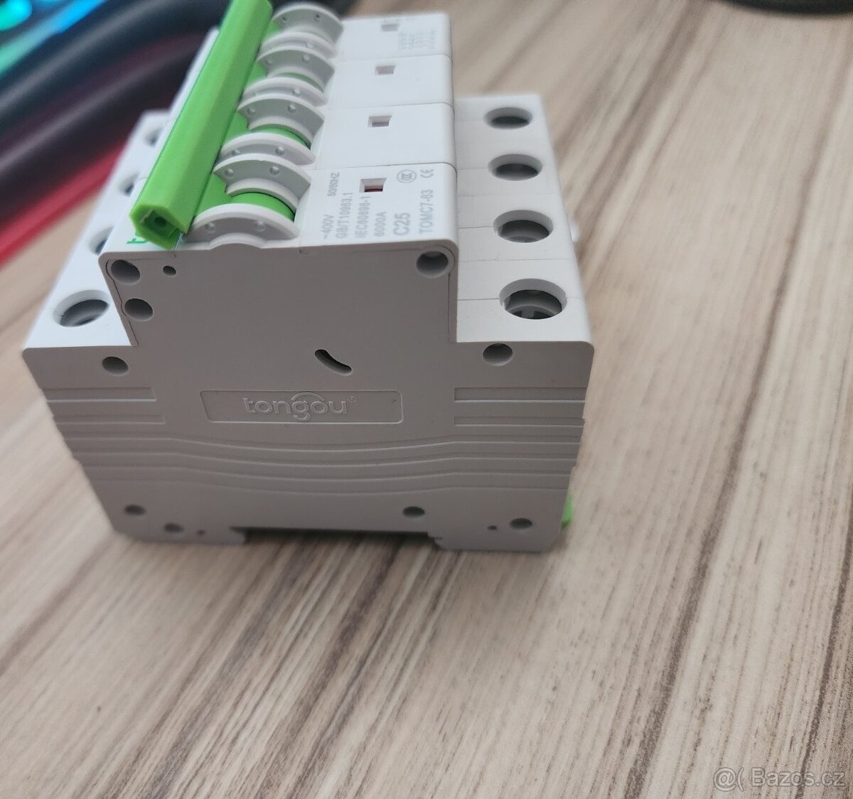 🔌 Čtyřpólový jistič Tongou TOMC7-63 C25 - 4