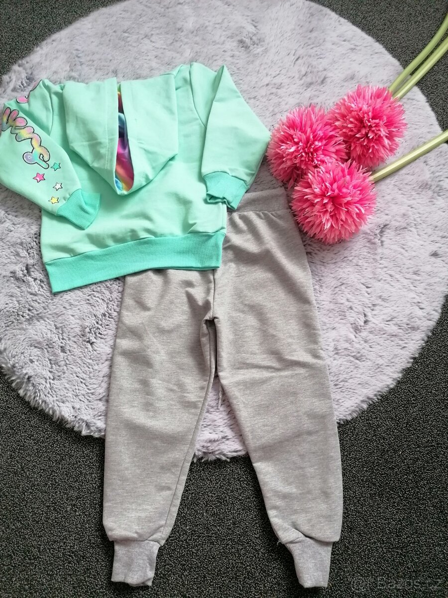 Krásný dívčí komplet - nový - 4