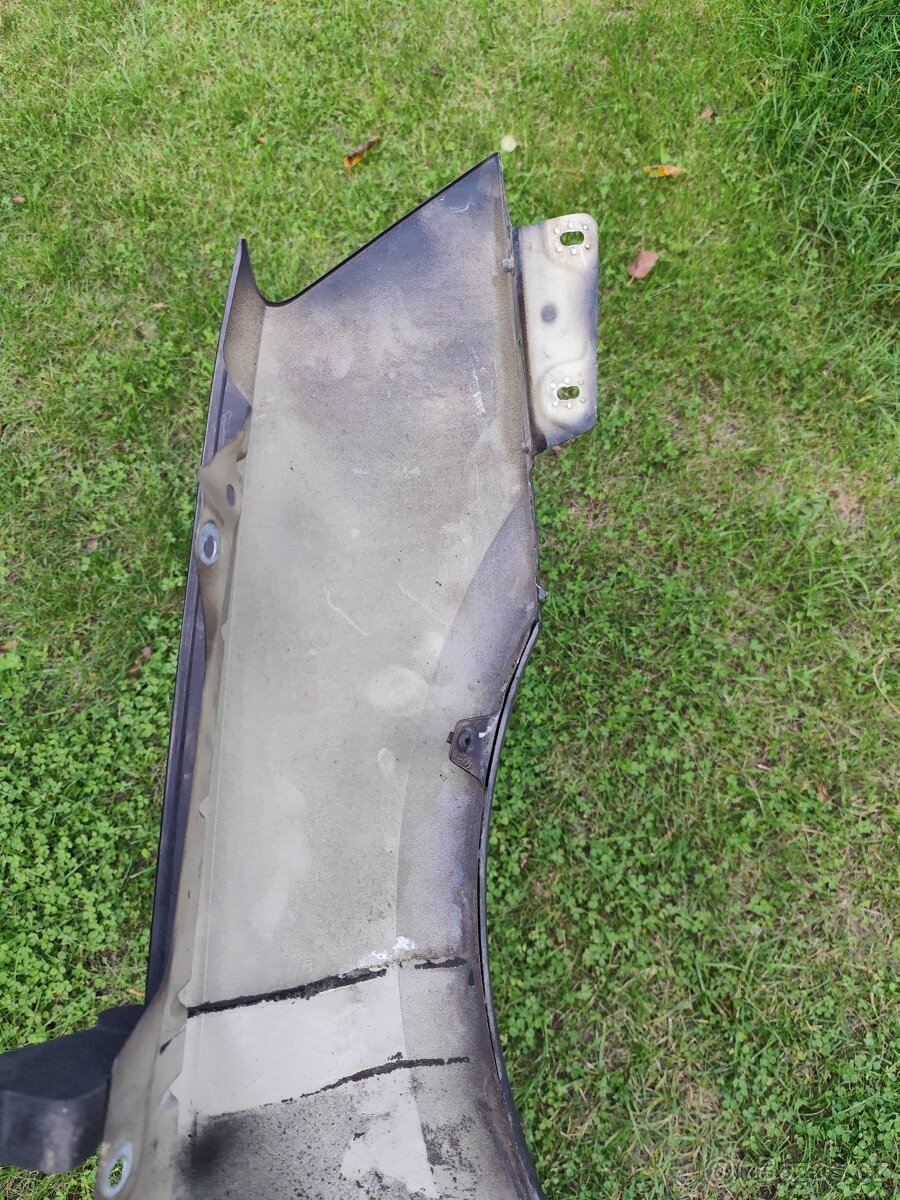 Octavia 3 face Scout levý blatník černá met - 4