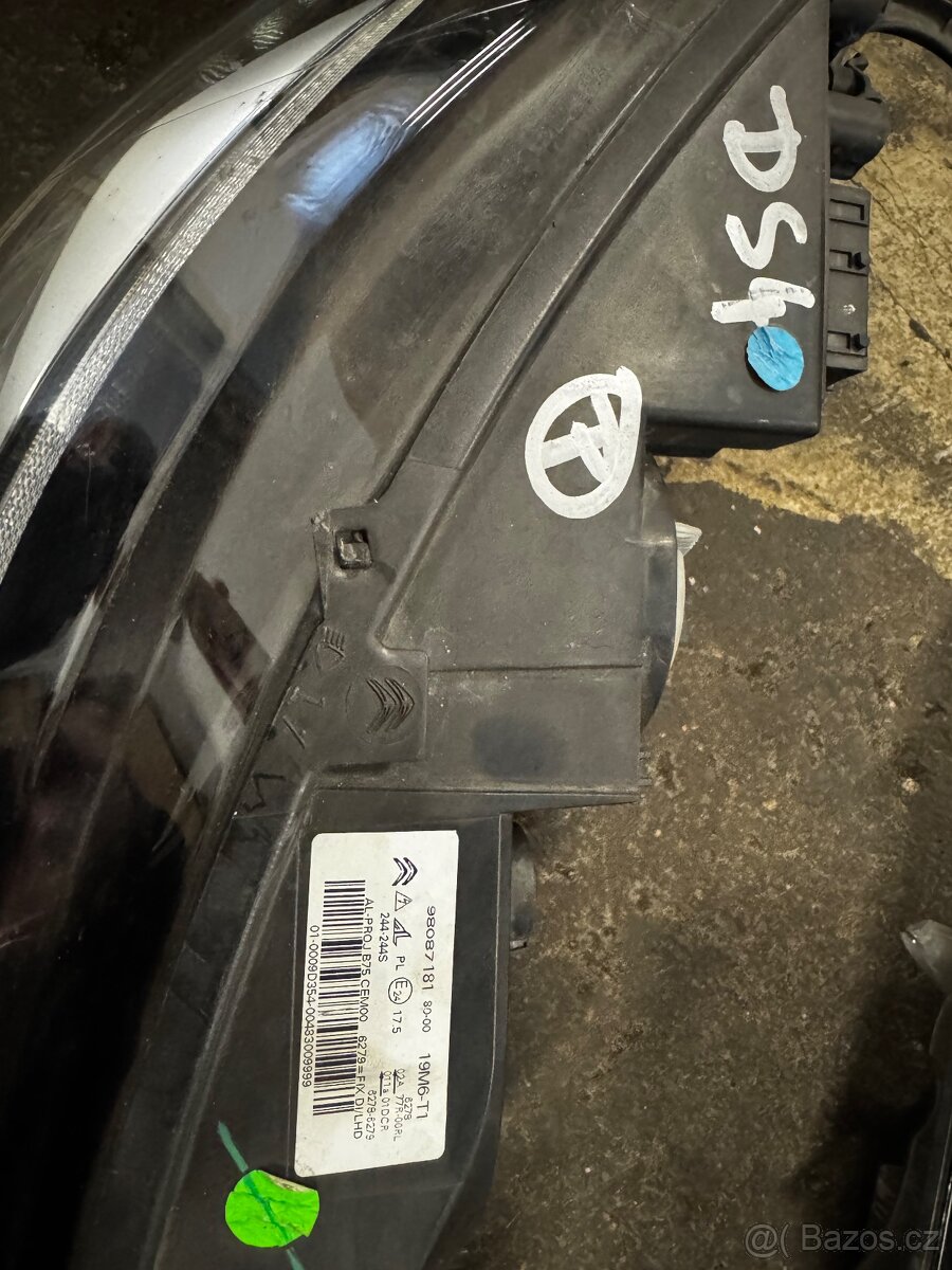 Světlomet citroen DS4 - 4