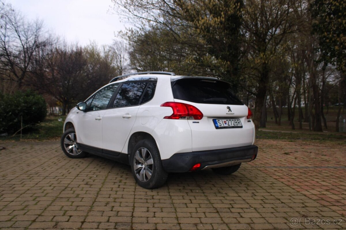Peugeot 2008 1.2 PureTech Style - 4