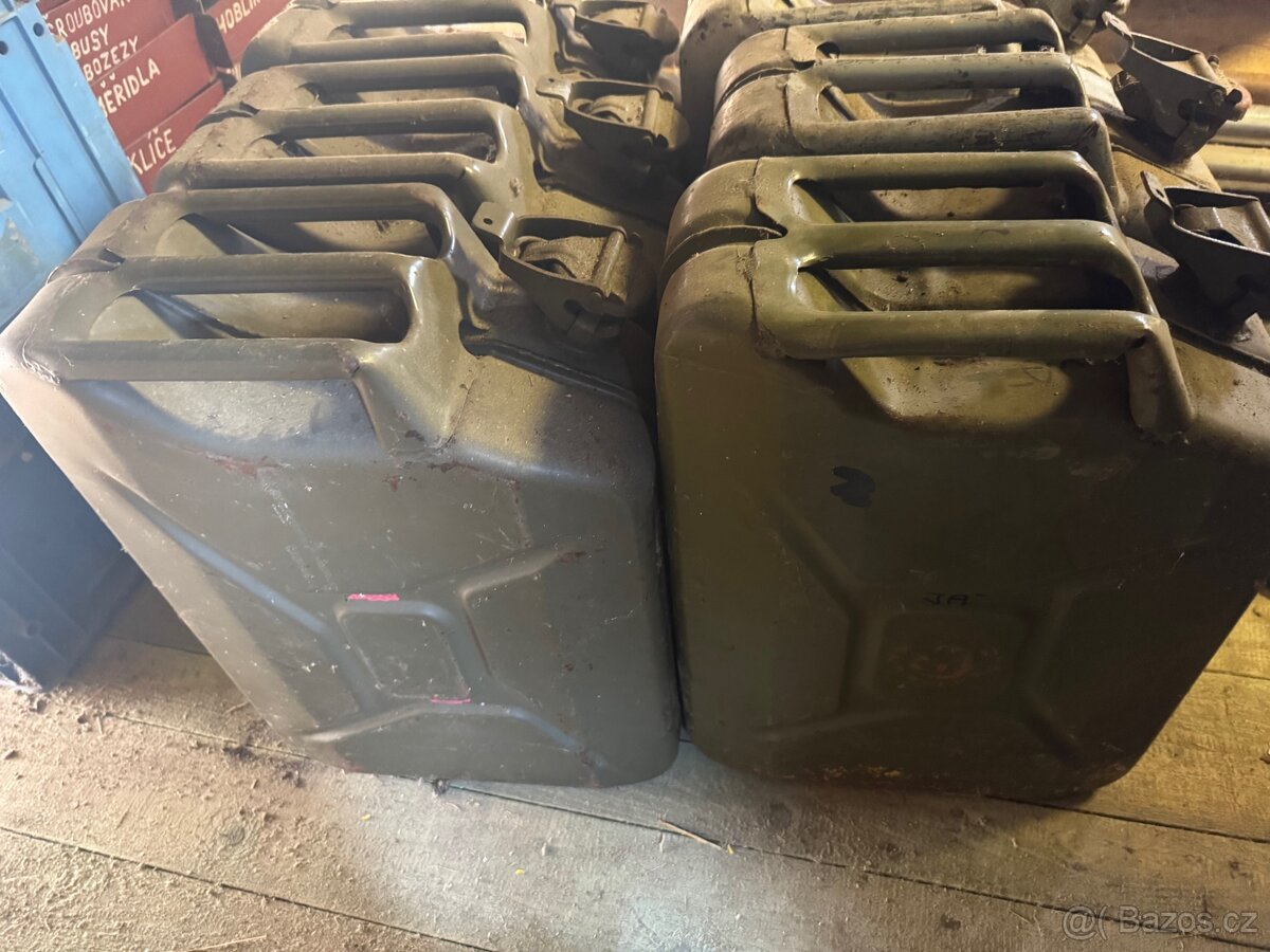 Plechový kanystr - 4