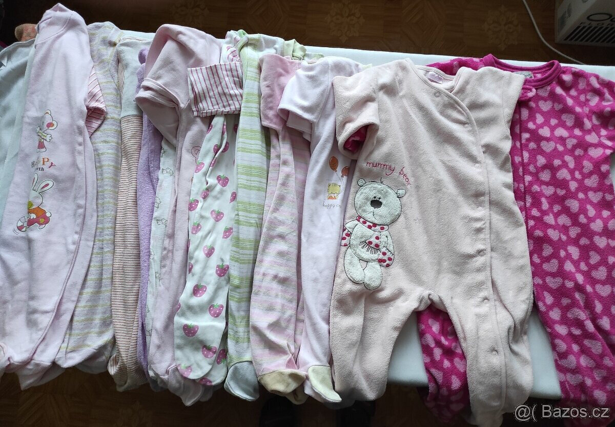 Krabice oblečení pro holčičku vel. 80-86 - 4