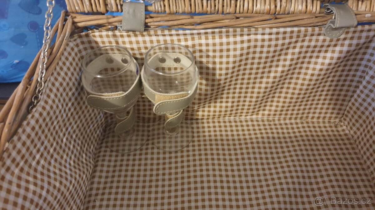 Piknikový koš KOSTKA - 4