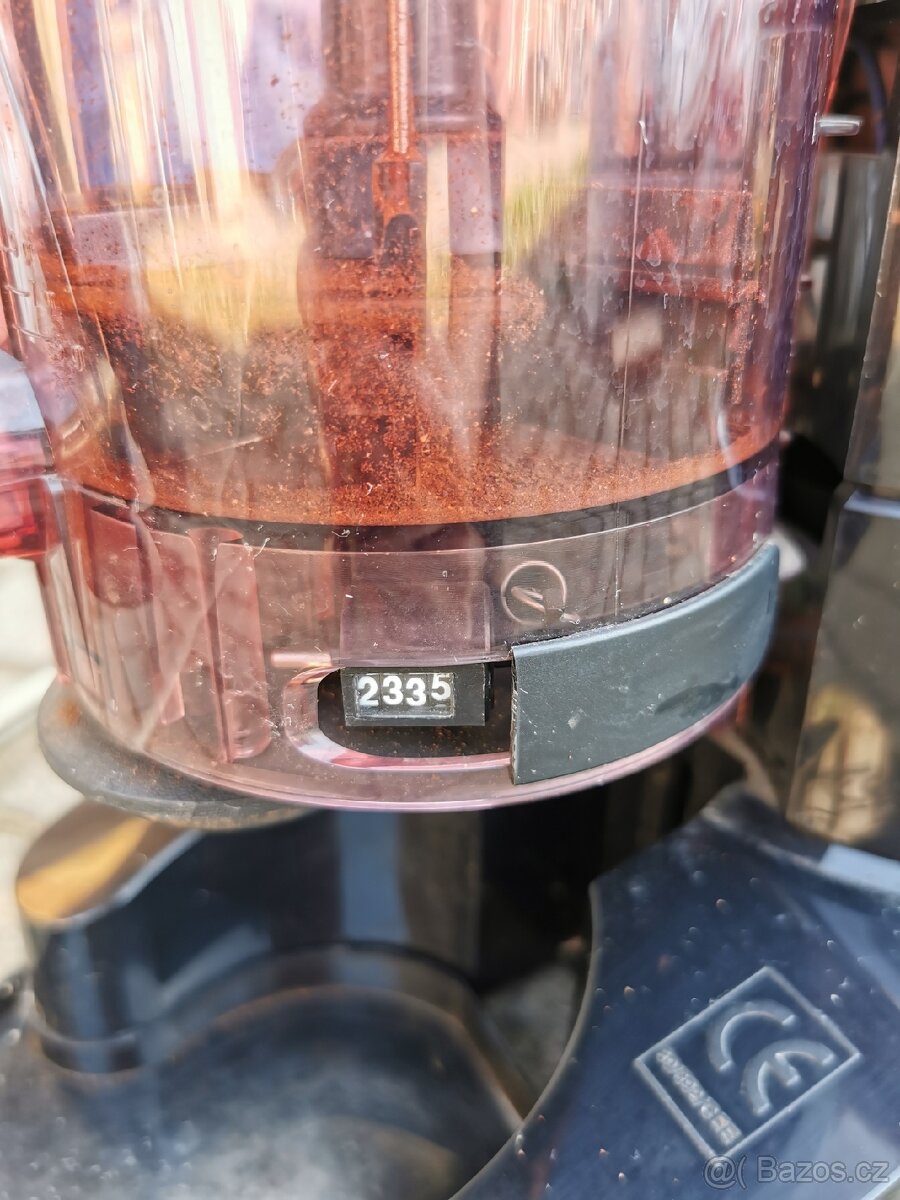 Elektrický mlýnek na kávu Cunil - 4