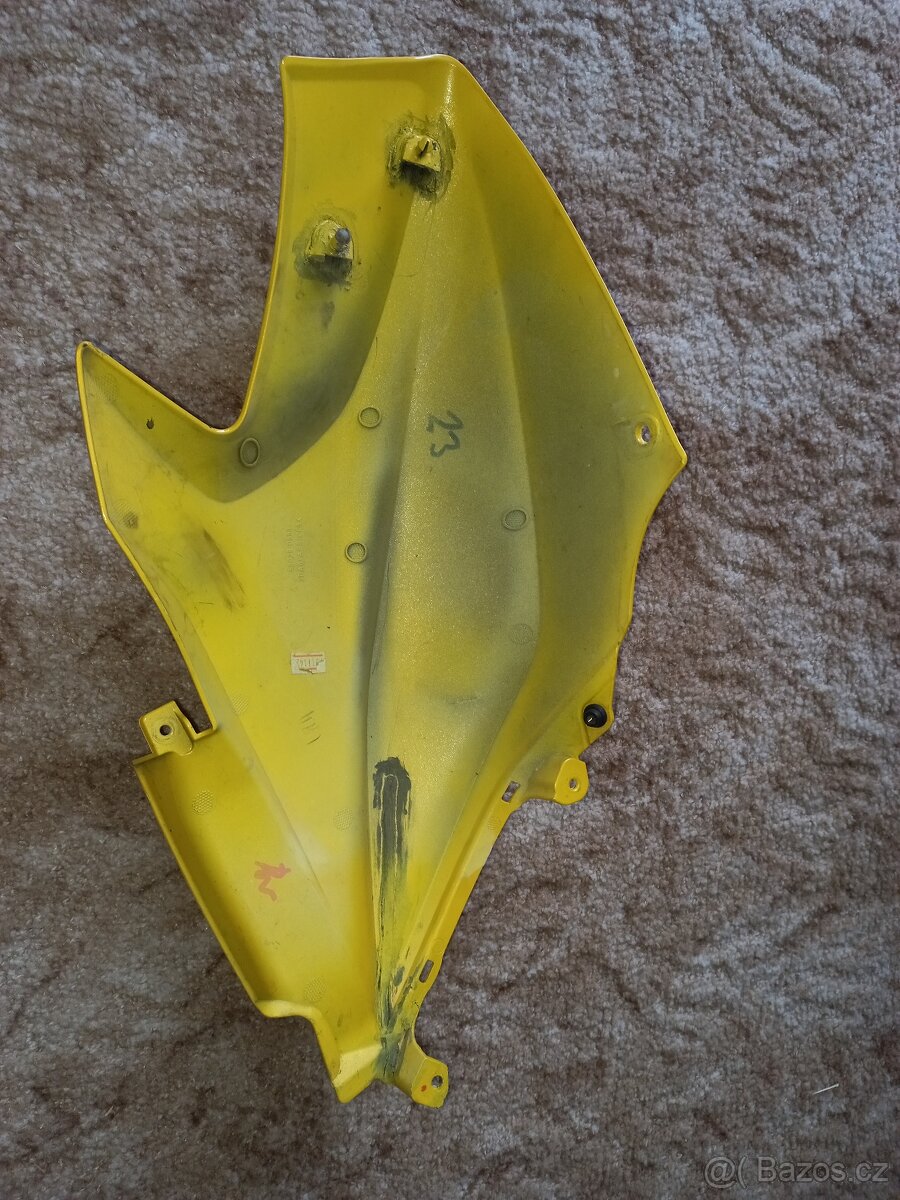 Boční kryt nádrže kawasaki Versys - 4