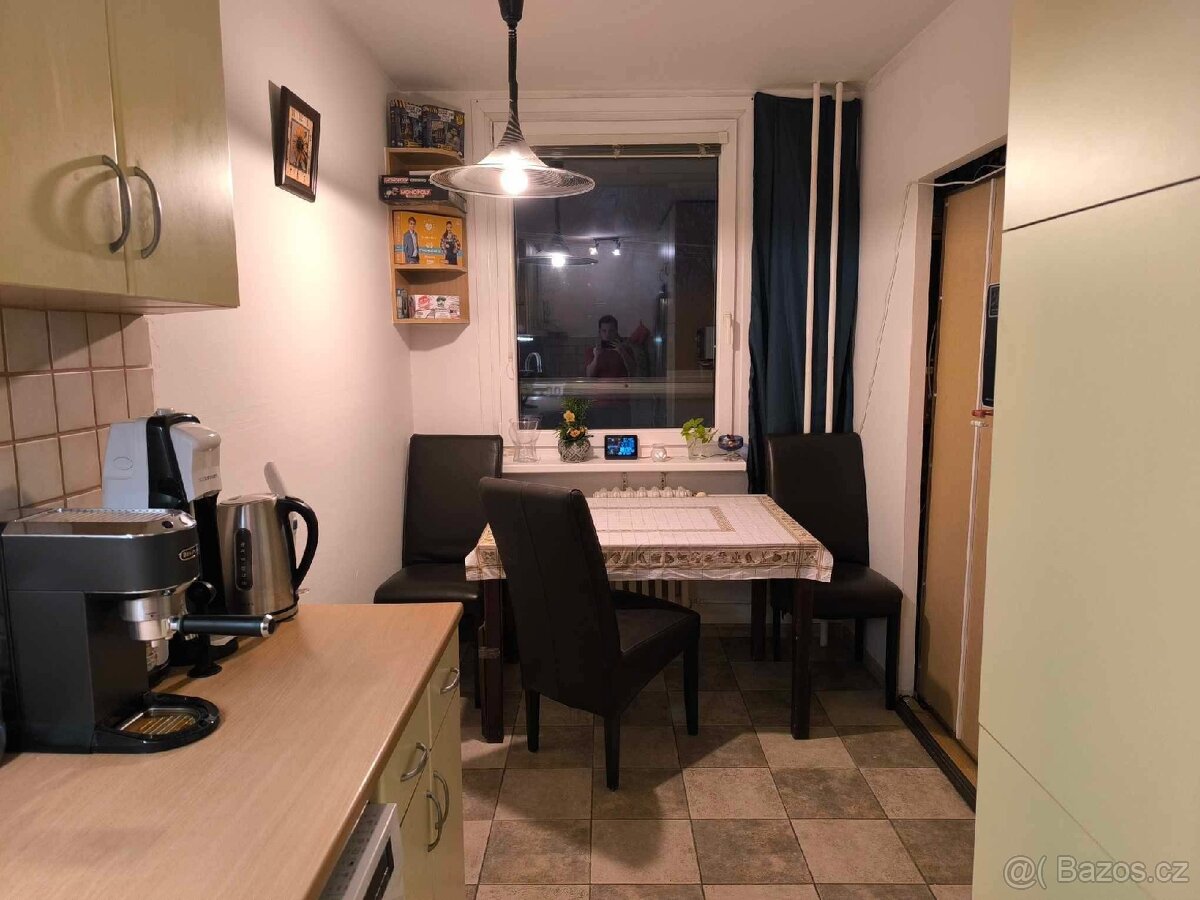 HLEDAME SPOLUBYDLÍCÍ/HO - 4