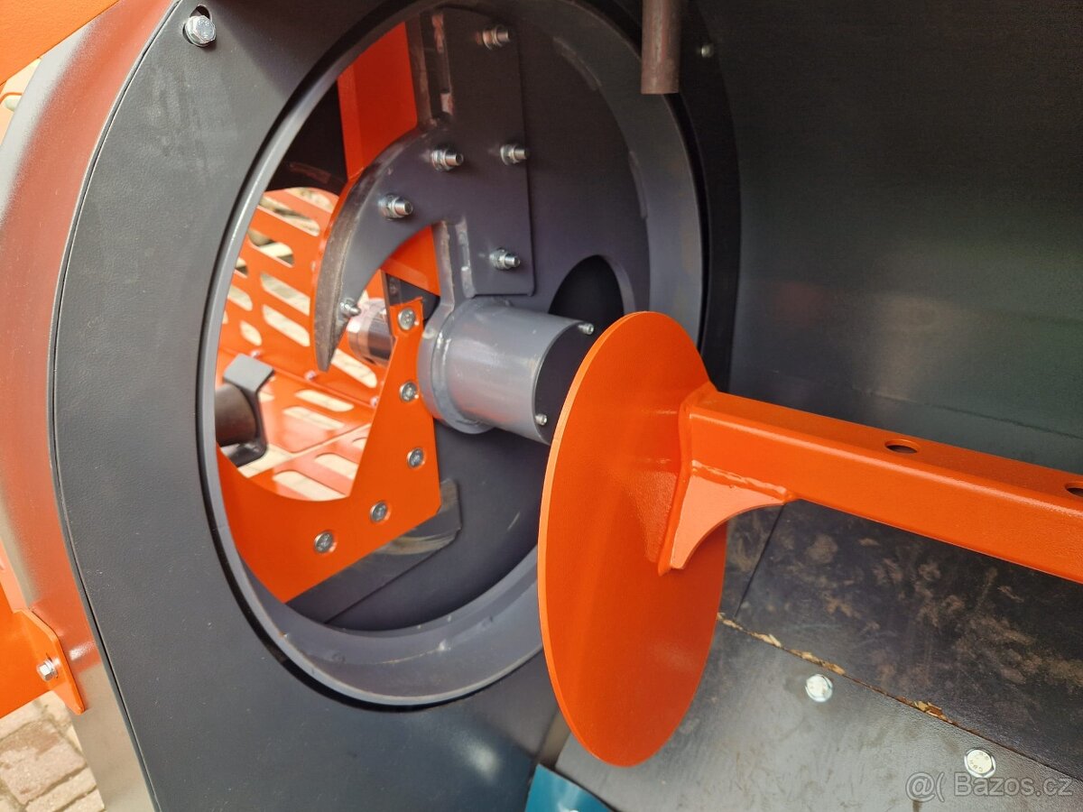 Štípací procesor s dopravníkem - 4