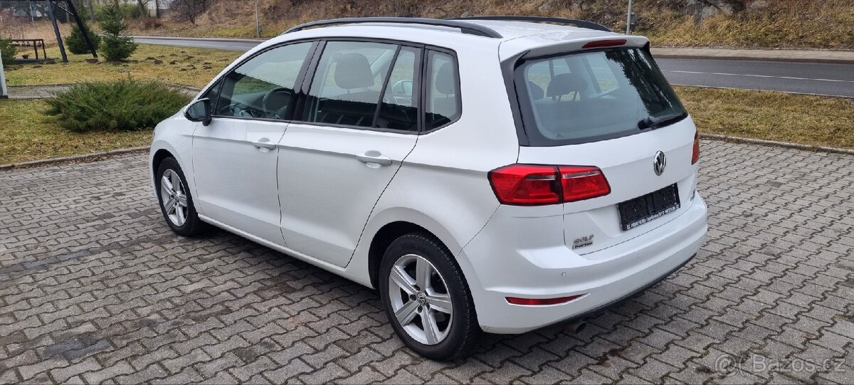 VW Golf VII Sportsvan 1.6TDi 81Kw mod.2015 velmi slušné - 4