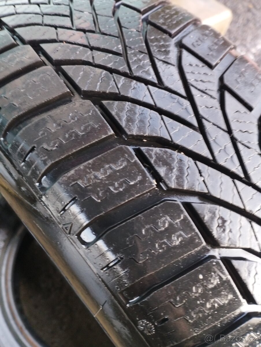 Zimní pneu 195/65/15 DOT-3522 - 4