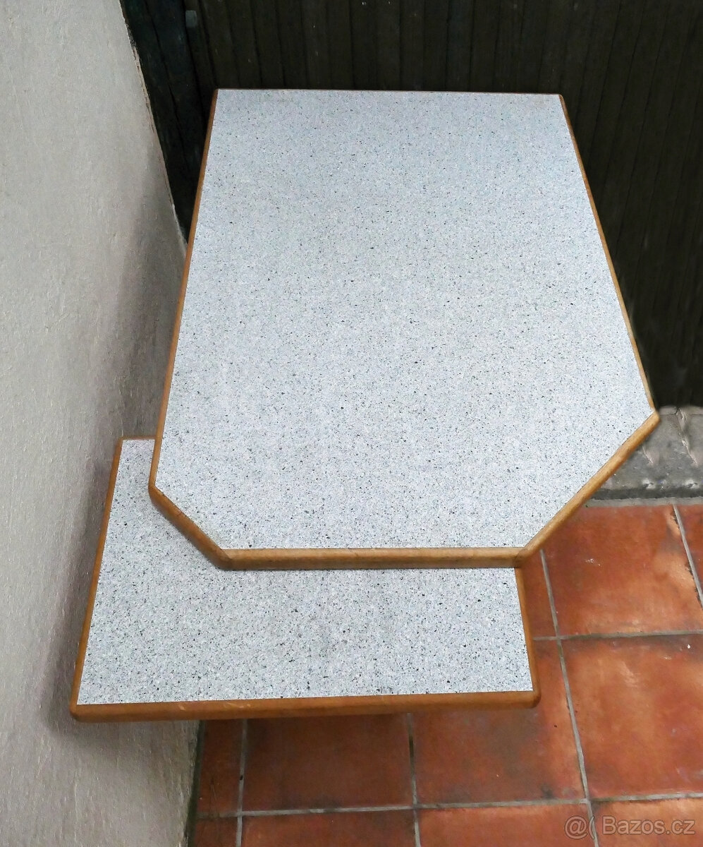 Stůl do karavanu s otočnou deskou - 4